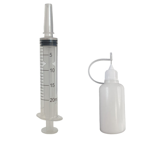glue bottle with precision tip. quilling glue bottle and syringe for filling. needle tip glue bottle. glue bottle with fine tip.